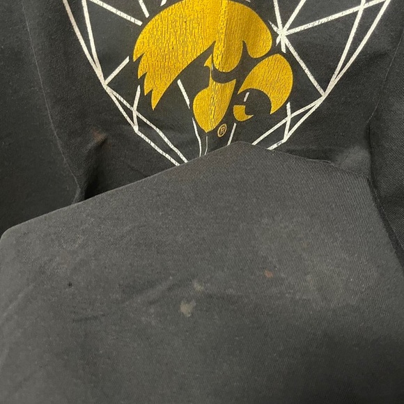 the University of Iowa Hawkeyes crewneck College Sports football casual T-shirt - Picture 4 of 6